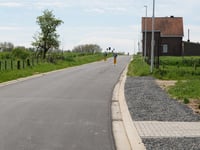 Nieuwe Baan da Alt Hoeselt via Sint-Lambertusstraat