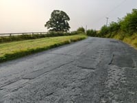 Nought Bank Road / Two Stoops von Bewerley
