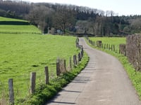 Nouveau Monde da Theux via Route de la Carrière