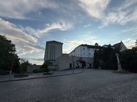 Pannonhalmi Főapátság via Petőfi utca
