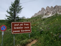 Passo Gardena from Plan de Gralba
