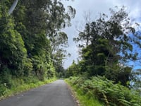 Pico das Caldeirinhas über Ribeira do Nabo