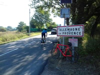 Plaine de Barbaro desde Allemagne en Provence por Chemin Roumpe Cuou