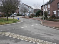 Prins Bernhardstraat über Selzerbeeklaan
