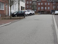 Prins Bernhardstraat über Selzerbeeklaan