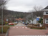 Prins Bernhardstraat über Selzerbeeklaan