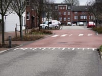 Prins Bernhardstraat über Selzerbeeklaan