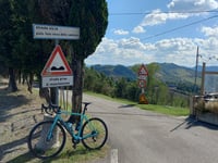 Rocca delle Caminate über Via Donatori di Sangue