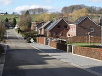 Rue Château Magis via Schaens