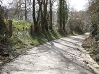 Rue Chera via Rue de la Paille