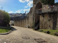 Rue de Trèves über Porte de Trèves