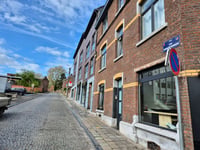 Rue Derrière le Château über Rue Pokietonov