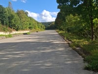 Rue Des Neuf Bonniers vanuit Neuville-sous-Huy