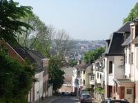 Rue du Mamelon Vert über Rue Reinier