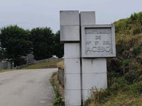 Santuario del Acebo przez Villarín de Limés