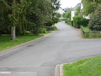 Schulstrasse von Longkamp über Im Treffgen