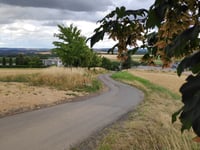 Schulstrasse von Longkamp über Im Treffgen