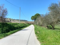 Sorrivoli über Via Peschiera