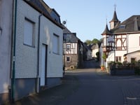 Starkenburg von Enkirch über Sponheimer Strasse