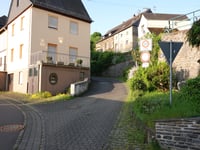 Starkenburg von Enkirch über Sponheimer Strasse