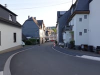 Starkenburg von Enkirch über Schlossstrasse