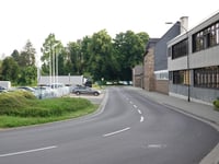 Strass von Kreuzau über Horm