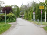 Strass von Kreuzau über Horm