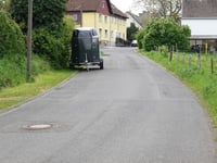 Strass von Kreuzau über Horm