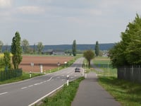 Strass von Kreuzau über Horm