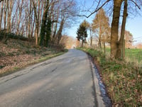 Tiegemberg przez Hellestraat