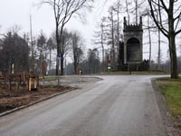 Uilentoren über Bergweg