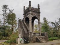 Uilentoren über Lomboklaan