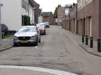 Nieuwstraat über Emmastraat