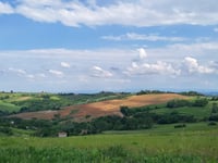 Via Avallano von Ozzano Monferrato