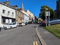 Yad Moss da Alston